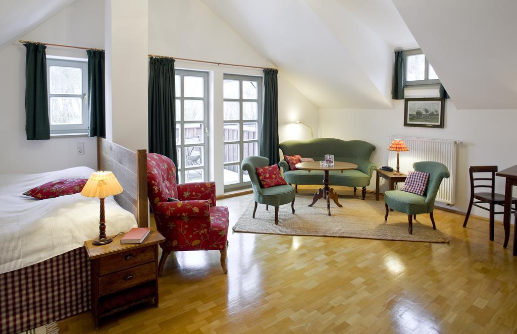Romantik Hotel Landhaus Baerenmuehle Frankenau 客房 照片